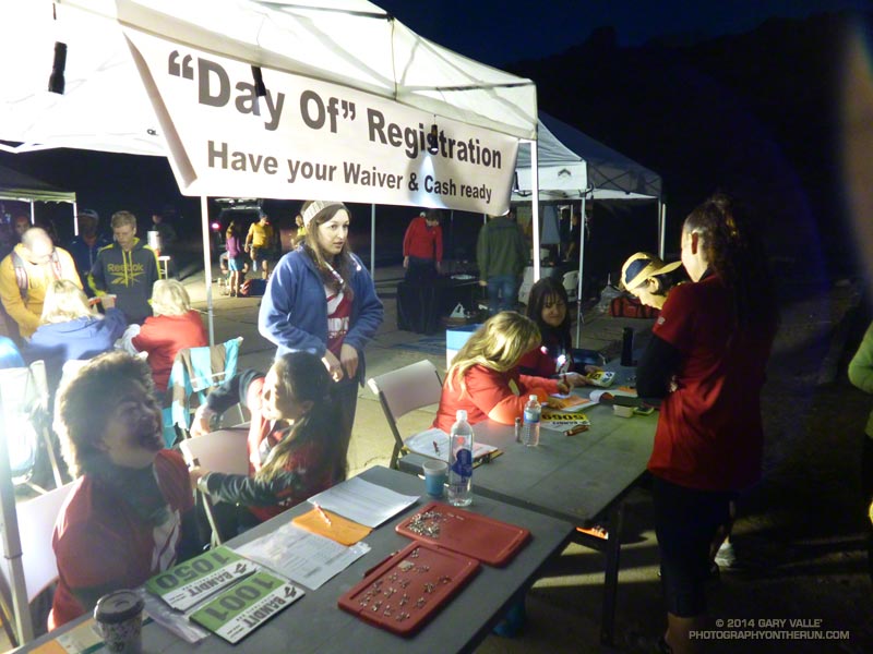 Your friendly and helpful Bandit registration volunteers -- at 5:30 in the morning!