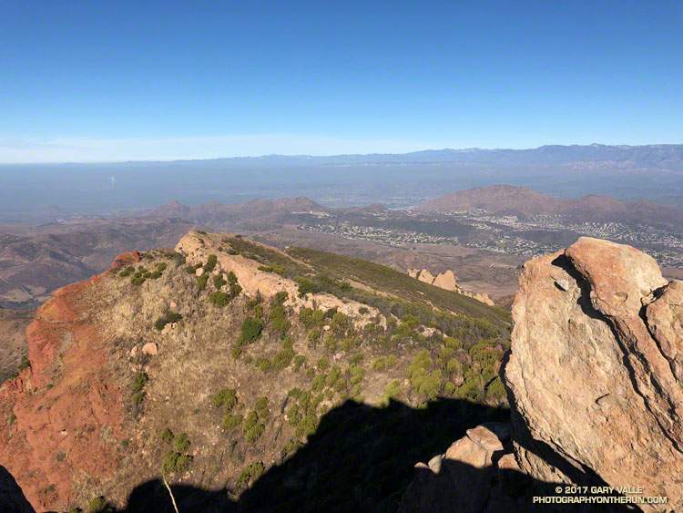 Top section of the western ridge of Boney Mountain.