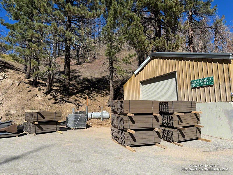 The south ridge of Mt. Lewis can be accessed from the CalTrans shed at Dawson Saddle (7901').