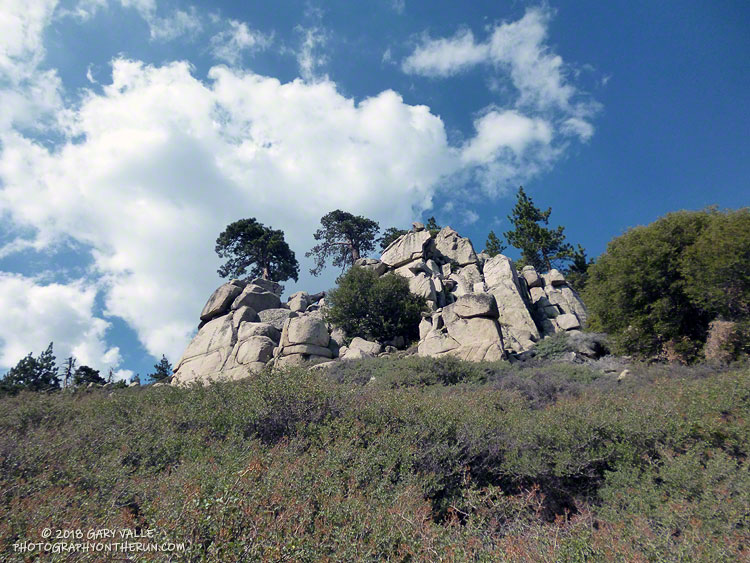 When you pass by this rock outcrop you're just about to the Grandview Aid Station.