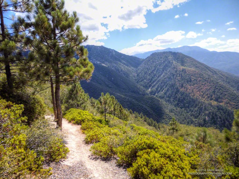 That V-shaped cleft on the other side of the canyon is Siberia Creek. The Siberia Creek Trail ascends the terrain on the right side of the cleft. (Photo @ mile 25.2/77.8)