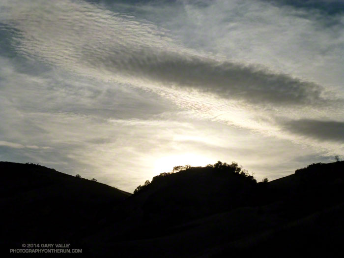 Closer look at the higher frequency waves embedded in the primary wave.  Southern California, January 28, 2014.